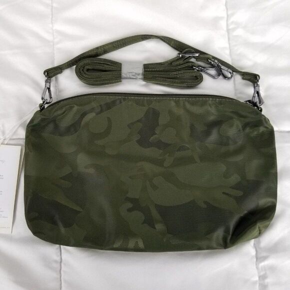 JuJuBe Camo Green Be Quick Paci Pod Bundle Bag Clutch Zip Around Pouch Accessory - Picture 4 of 11